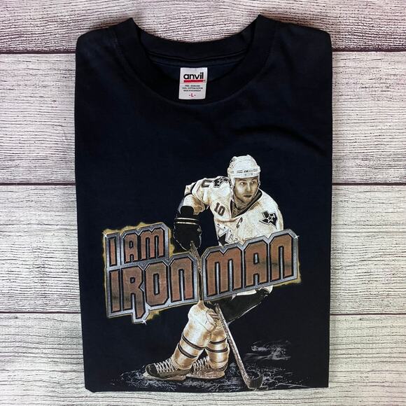 Vintage Dallas Stars Brenden Morrow "The Iron Man" Hockey T-shirt - Picture 1 of 8